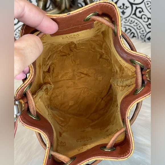 (MT169) Authentic Vintage MCM Bucket Bag/Crossbody - Picture 9 of 9